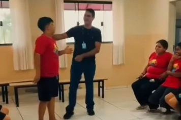 Brincras Kantian promove roda de conversa sobre combate às drogas com adolescentes