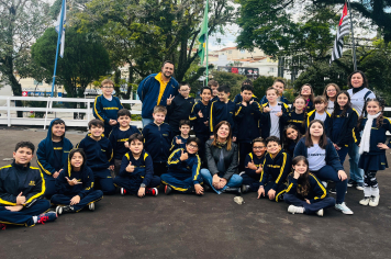 Alunos do 4º ano do Colégio Objetivo de Itapeva visitam as instalações do Poder Executivo