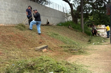 Secretaria de Administrações Regionais realiza os serviços de roçada na Avenida Benjamin Constant, entrada da cidade via Ribeirão Branco
