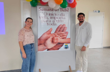 Palestra sobre o cuidado com a saúde do bebê e da gestante é oferecida