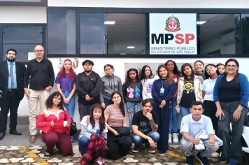 Jovens da Casa do Adolescente conhecem instituições do Poder Judiciário em Itapeva