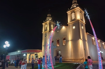 “Natal da Família” segue encantando as famílias de Itapeva com programação especial e decoração temática