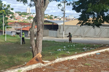 Praça da Vl. Ribas e outros locais recebem serviços de Zeladoria Urbana
