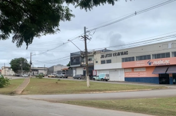 Prefeitura de Itapeva realiza serviços de roçada e limpeza pela cidade