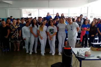 Ação de conscientização sobre gravidez na adolescência é realizada em escola municipal