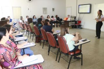 Profissionais da Rede Municipal de Ensino de Itapeva participam de Semana de Alfabetização 