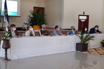 Prefeito de Itapeva participa de reunião regional sobre o SUS