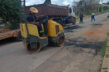Operação Tapa-Buraco continua em diversos pontos da cidade