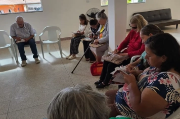 CRAS Jardim Maringá promove Roda de Conversa e celebração de Páscoa para idosos
