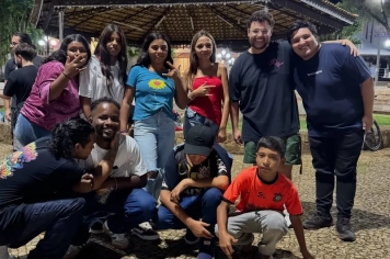 Adolescentes assistidos pela Assistência Social municipal participam de atividade cultural