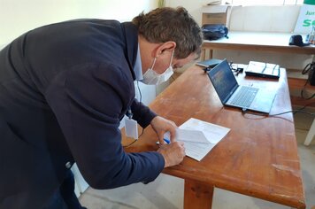 Prefeito assina lei que institui a Política Municipal de Desenvolvimento Sustentável nas microbacias que abastecem o município
