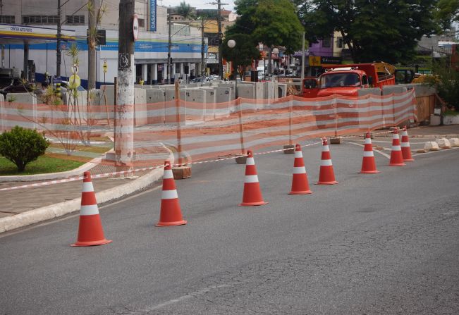 Retorno da Av. Paulina de Moraes segue interditado