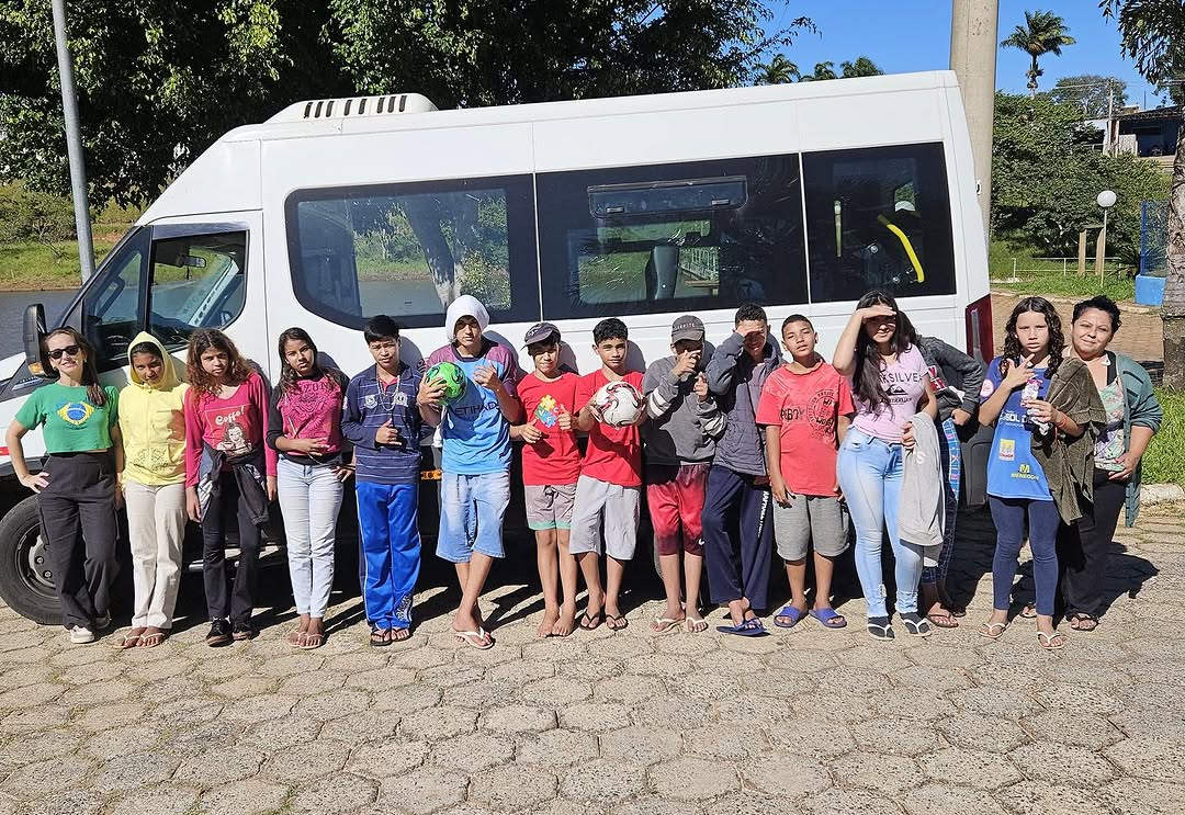 Adolescentes assistidos pelo Cras Vila Nova participam de atividade externa monitorada