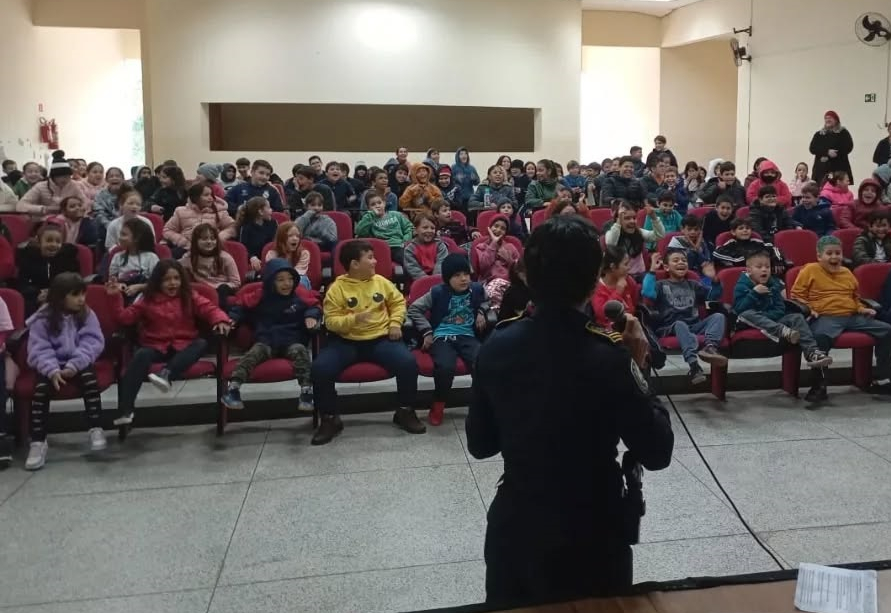 Atividades educacionais referentes à Semana Municipal de Prevenção as Drogas são realizadas