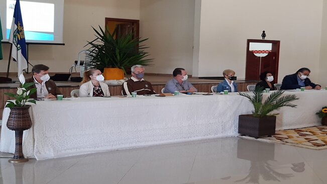 Prefeito de Itapeva participa de reunião regional sobre o SUS
