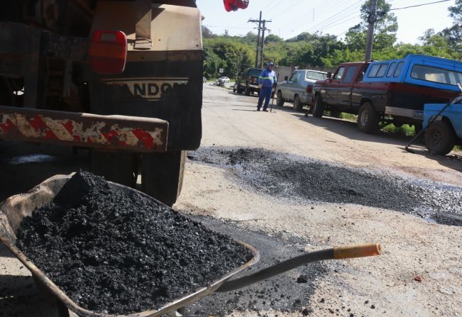 Operação Tapa-Buraco segue a todo vapor em Itapeva 