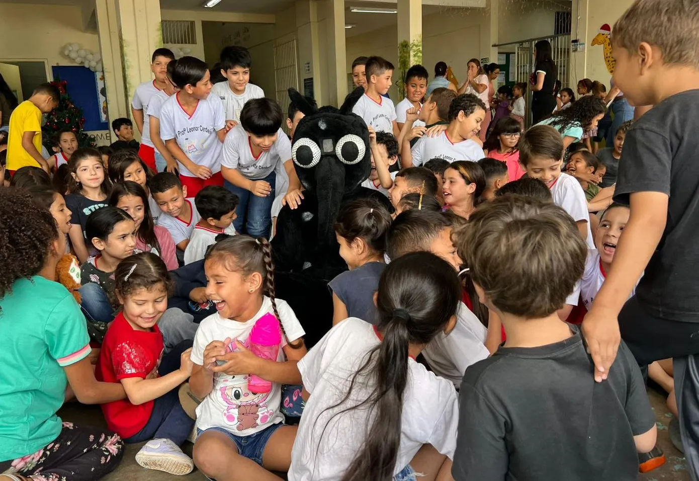 ACS realizam ação educativa sobre dengue na Escola Leonor Cerdeira