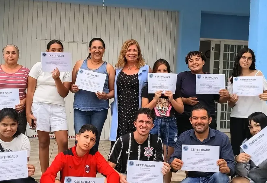 Ação de conscientização contra o uso de drogas é desenvolvida para jovens da Casa do Adolescente