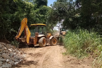Manutenção das estradas da Sanbra, Faxinal e Água Quente é realizada 