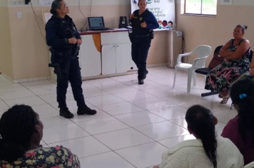 Assistidos pela Assistência Social participam de palestra sobre os riscos do uso de drogas