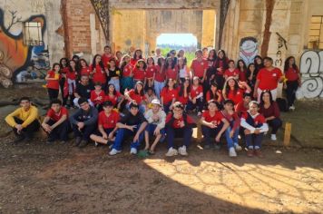 Alunos realizam visita à estação ferroviária