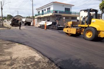 Secretaria Municipal de Obras e Serviços dá início ao recapeamento asfáltico em vias públicas do Jardim Maringá.