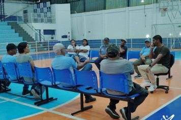 Secretaria de Esportes realiza reunião com equipes de manutenção esportiva para definir cronograma de trabalho.