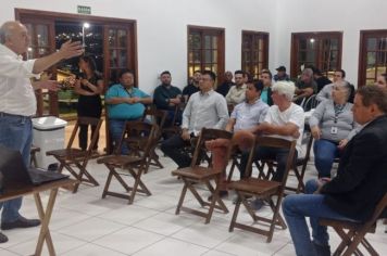 Agricultores de Itapeva participam de palestra