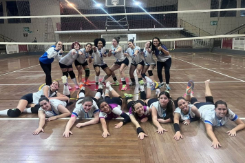 Itapeva infanto-juvenil de voleibol feminino vence por 3 a 2 Tatuí em partida válida pela Liga Sorocabana