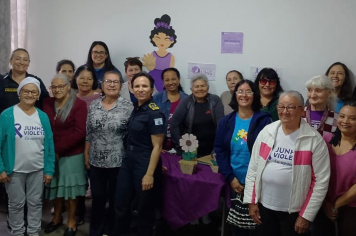 GCM de Itapeva realiza ação do Agosto Lilás com os idosos do CRAS Vila Nova