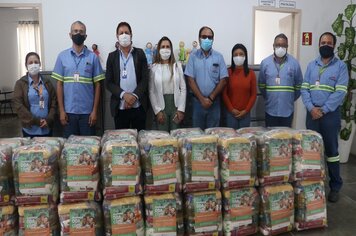 Em parceria com a Prefeitura, Grupo Maringá realiza doação de cestas básicas