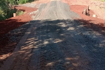 Secretaria de Transportes e Serviços Rurais realiza os trabalhos de alongamento da linha de tubos no Bairro Lagoa Grande