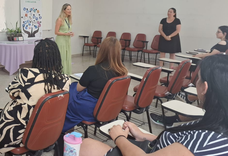 Secretaria Municipal da Educação realiza formação inicial para estagiários.