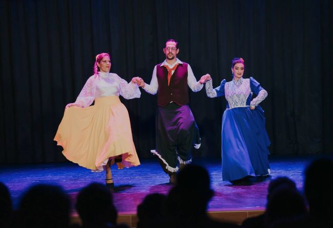 Dança Gaúcha e Dança de Salão encantam o público