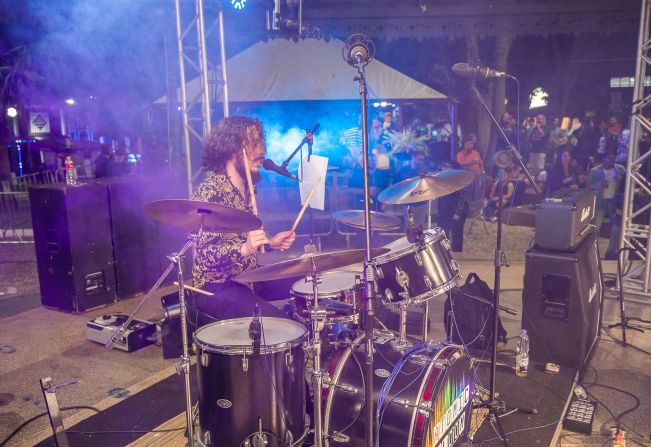 Banda Atomic Bloom realiza apresentação na Festa de Santana