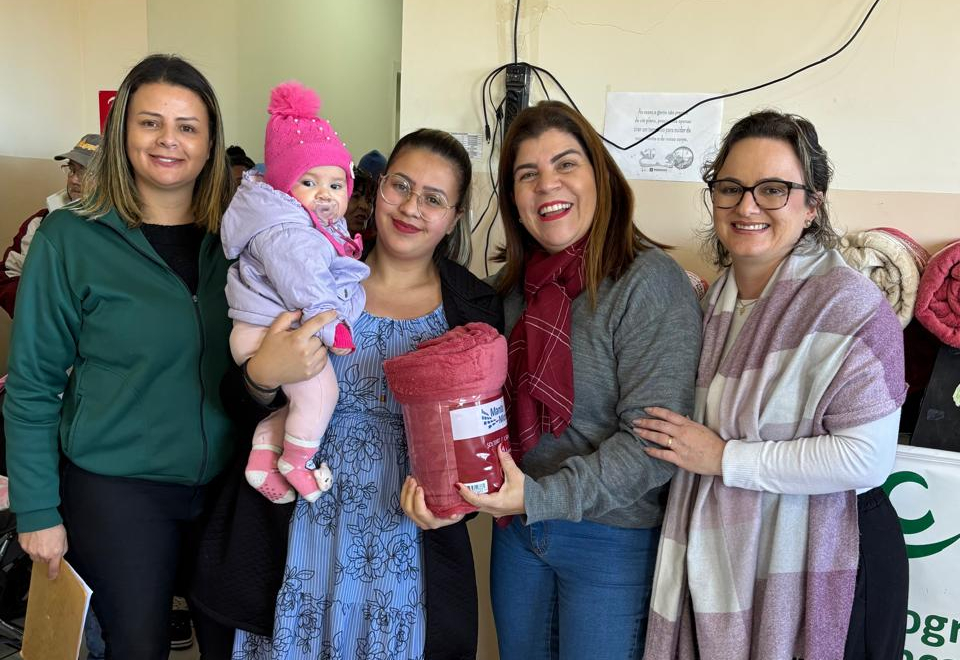 Fundo Social realiza a doação de 75 cobertores para o Projeto Criança Feliz no Cras Santa Maria