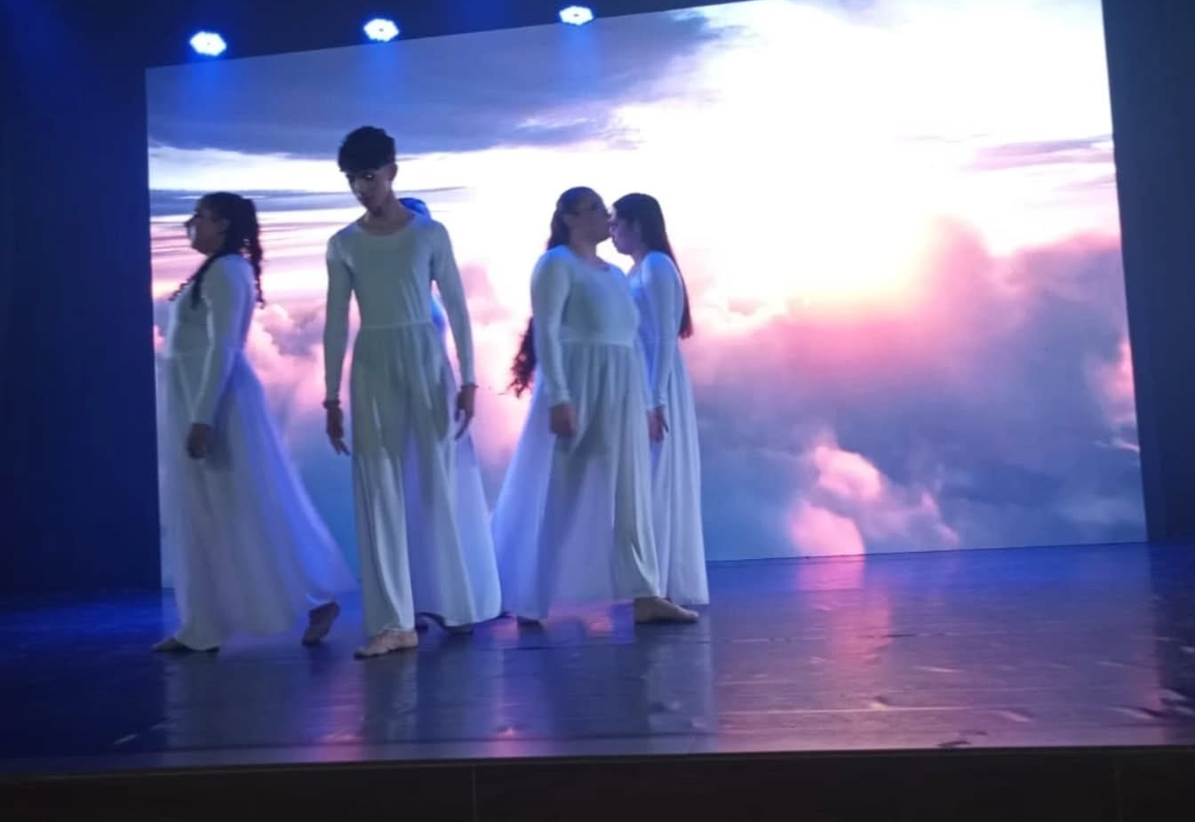 Prefeitura participa de apresentação artística do Colégio Nicota Soares