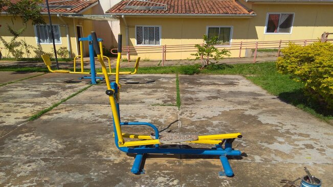 Secretaria de Esportes instala equipamentos de academia ao ar livre no Distrito Alto da Brancal