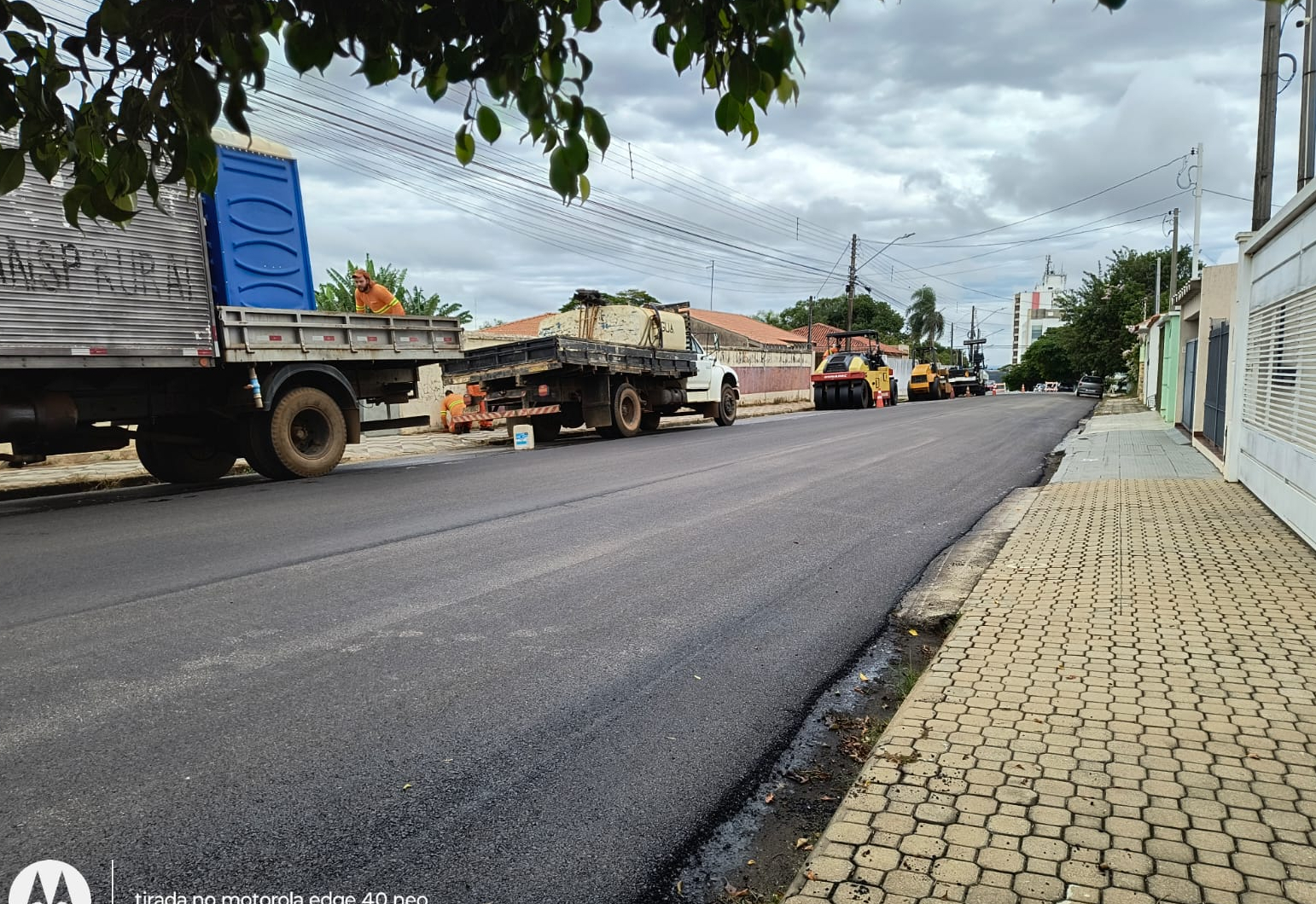 Secretaria de Obras dá início aos serviços de recapeamento asfáltico em diversas ruas do município