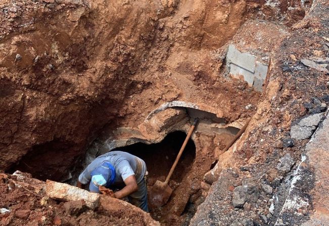 Prefeitura de Itapeva realiza a manutenção de galerias de águas de chuva