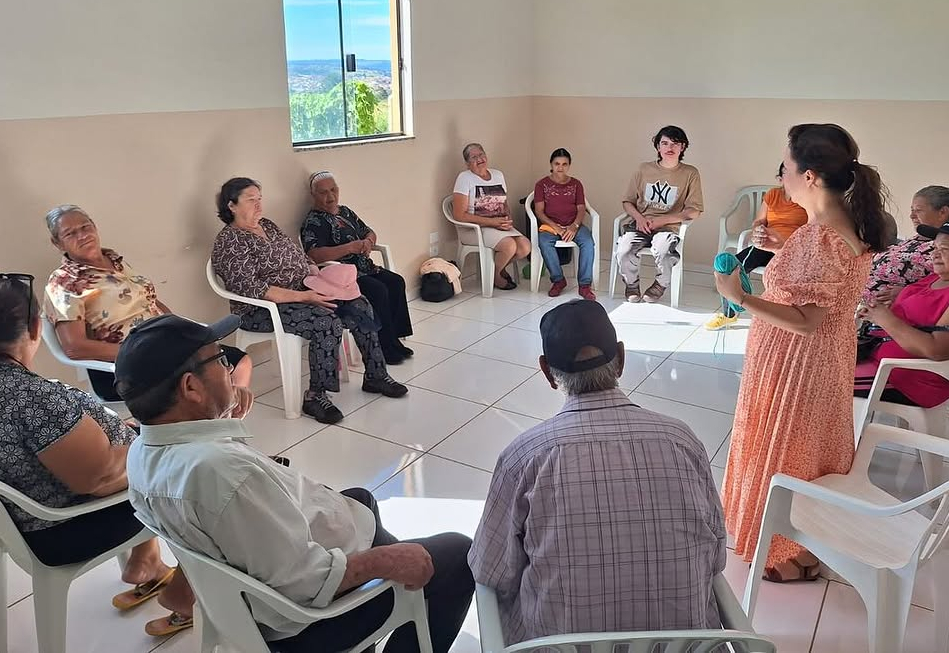 CRAS Santa Maria realiza atividade interativa com a população idosa