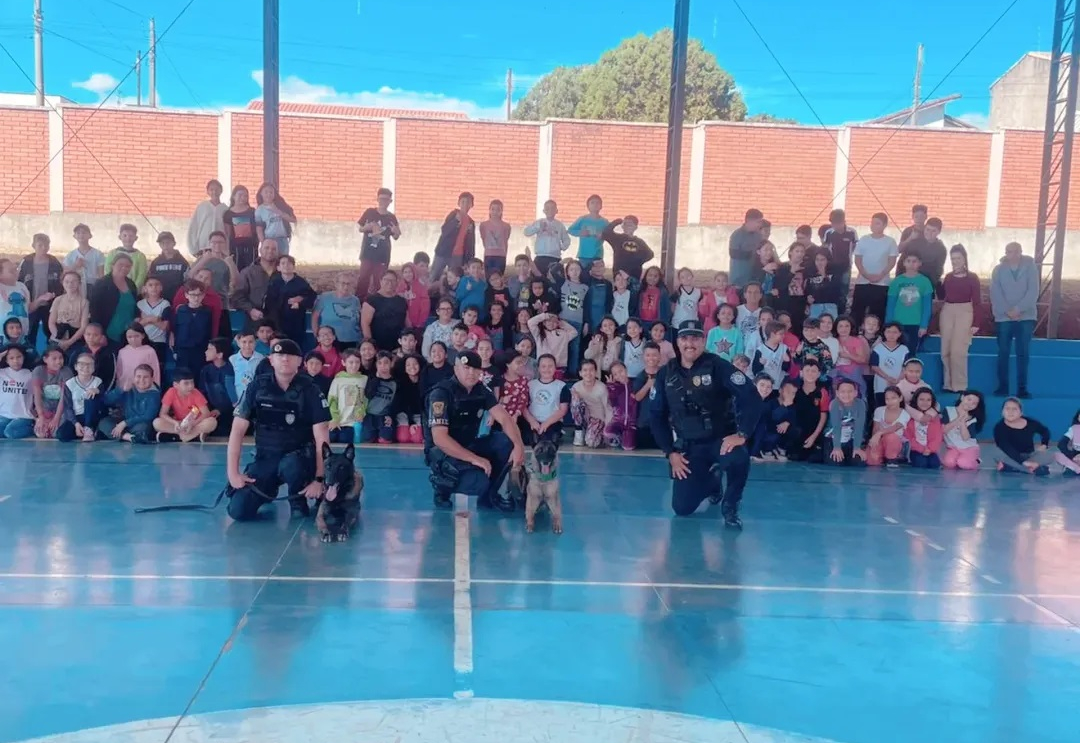 Apresentação do Canil da GCM encanta alunos do Sistema Municipal de Ensino