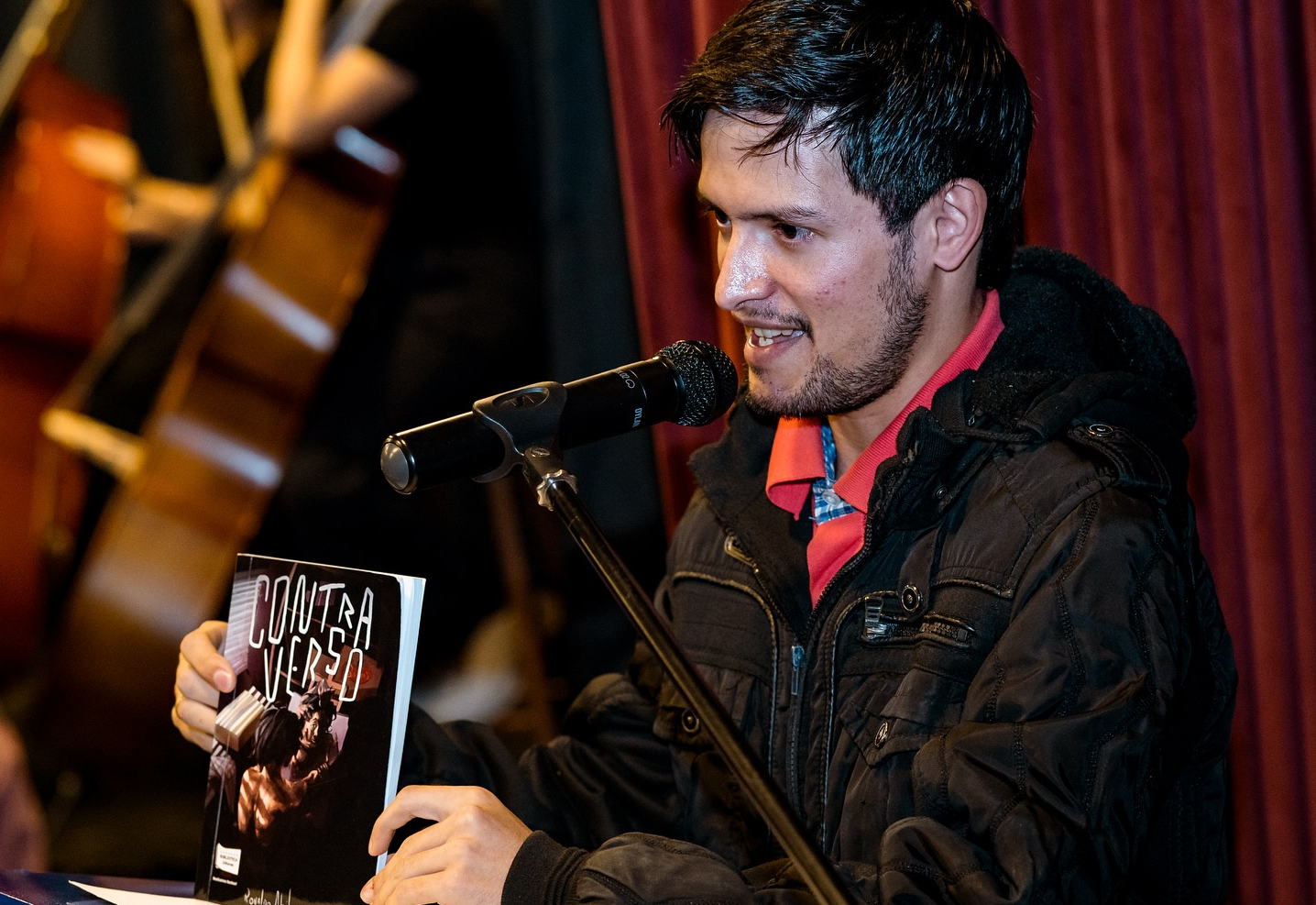 Lançamento de obra literária de escritor itapevense contou com grande presença de público