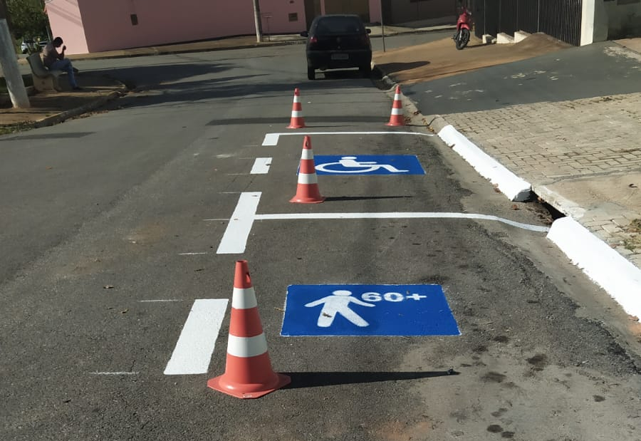 Prefeitura de Itapeva reforça segurança e acessibilidade com pintura viária no Jardim Brasil